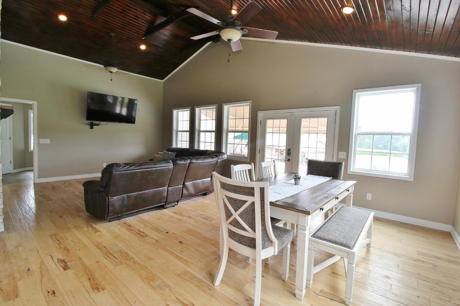 10210 Palmer Road Hopewell, OH 43746 - Photo 4 of 37