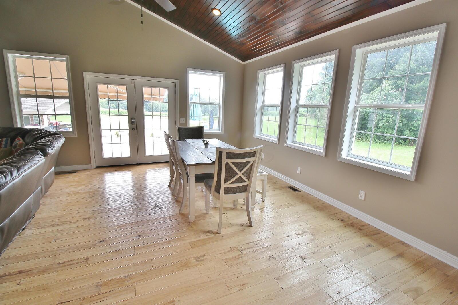 10210 Palmer Road Hopewell, OH 43746 - Photo 7 of 37