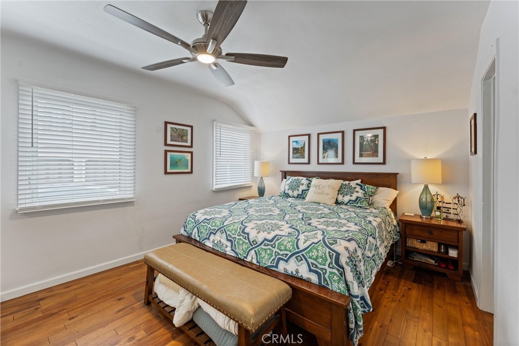 280 Tivoli Drive Long Beach, CA 90803 - Photo 13 of 22 a bedroom with a bed window and a table