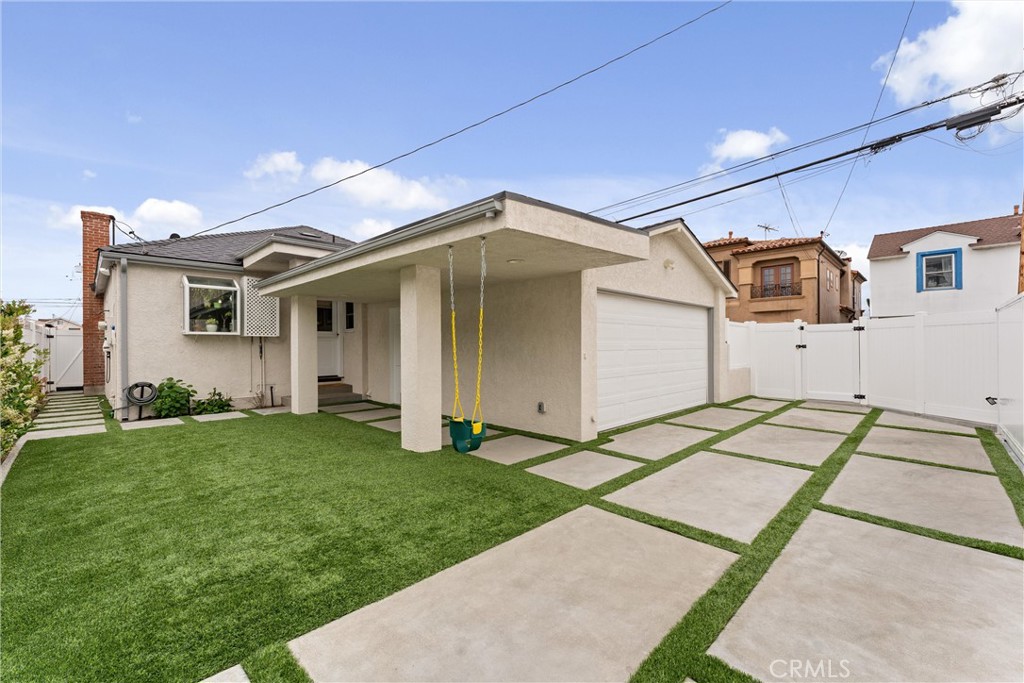 280 Tivoli Drive Long Beach, CA 90803 - Photo 17 of 22 a front view of a house with a yard
