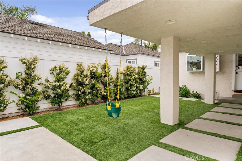 280 Tivoli Drive Long Beach, CA 90803 - Photo 19 of 22 a front view of a house with a yard