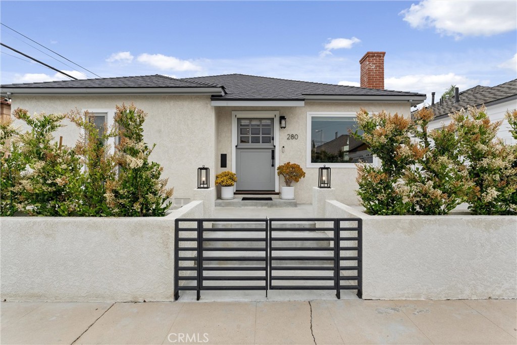 280 Tivoli Drive Long Beach, CA 90803 - Photo 2 of 22 a view of outdoor space and yard
