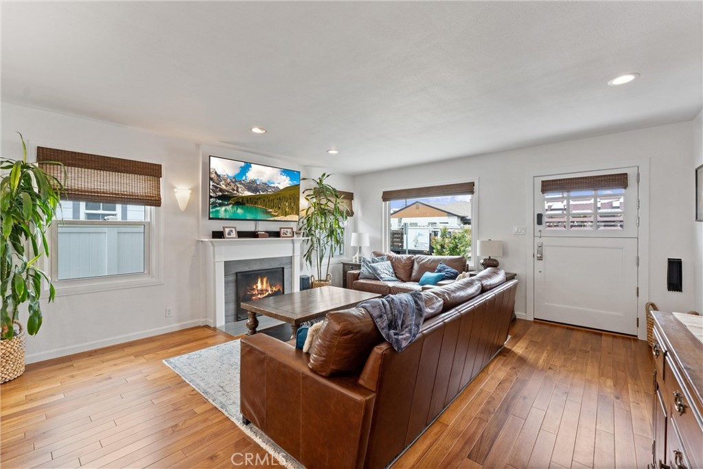 280 Tivoli Drive Long Beach, CA 90803 - Photo 3 of 22 a living room with fireplace furniture and a flat screen tv