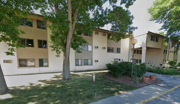 $742 | 1531 6th Place Southeast, Mason City, IA 50401