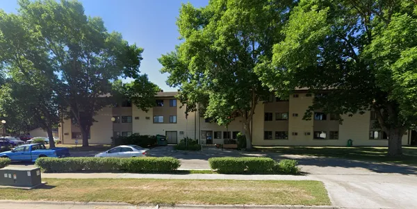 $742 | 1531 6th Place Southeast, Mason City, IA 50401