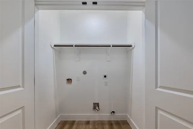 a view of bathroom with shower