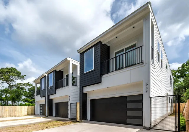 a view of building with street
