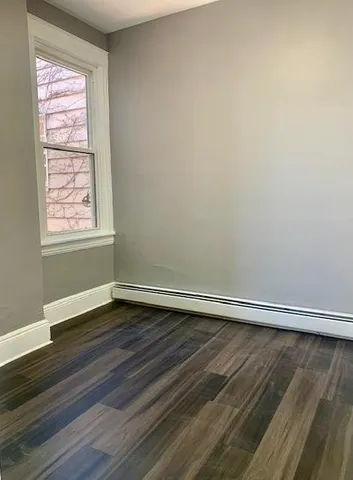 $1,750 | 44 East 18th Street, Unit 2R, Bayonne, NJ 07002