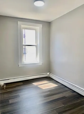$1,750 | 44 East 18th Street, Unit 2R, Bayonne, NJ 07002