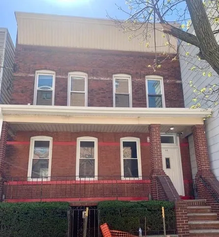 $1,750 | 44 East 18th Street, Unit 2R, Bayonne, NJ 07002