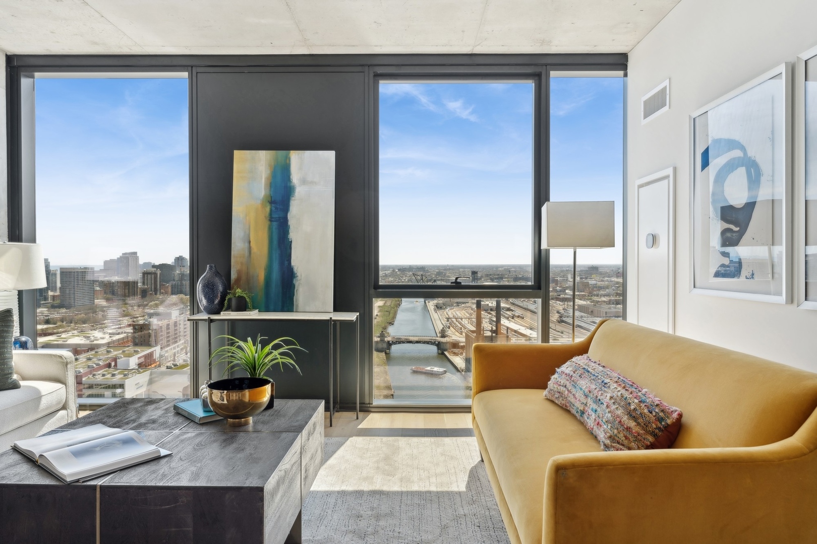 234 West Polk Street, Unit 3503 Chicago, IL 60607 - Photo 7 of 36 a living room with furniture and a potted plant