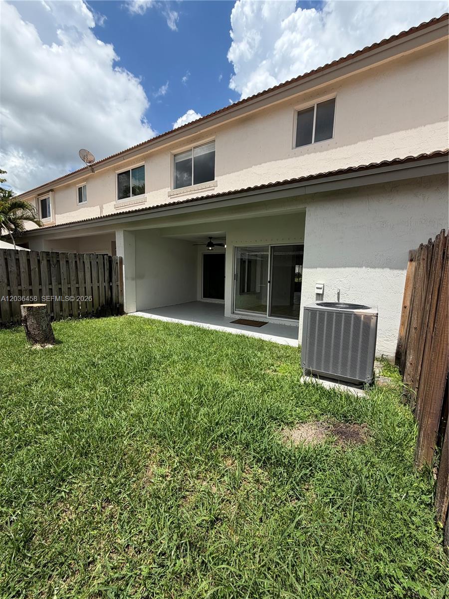 7455 Southwest 162nd Place Miami, FL 33193 - Photo 6 of 34
