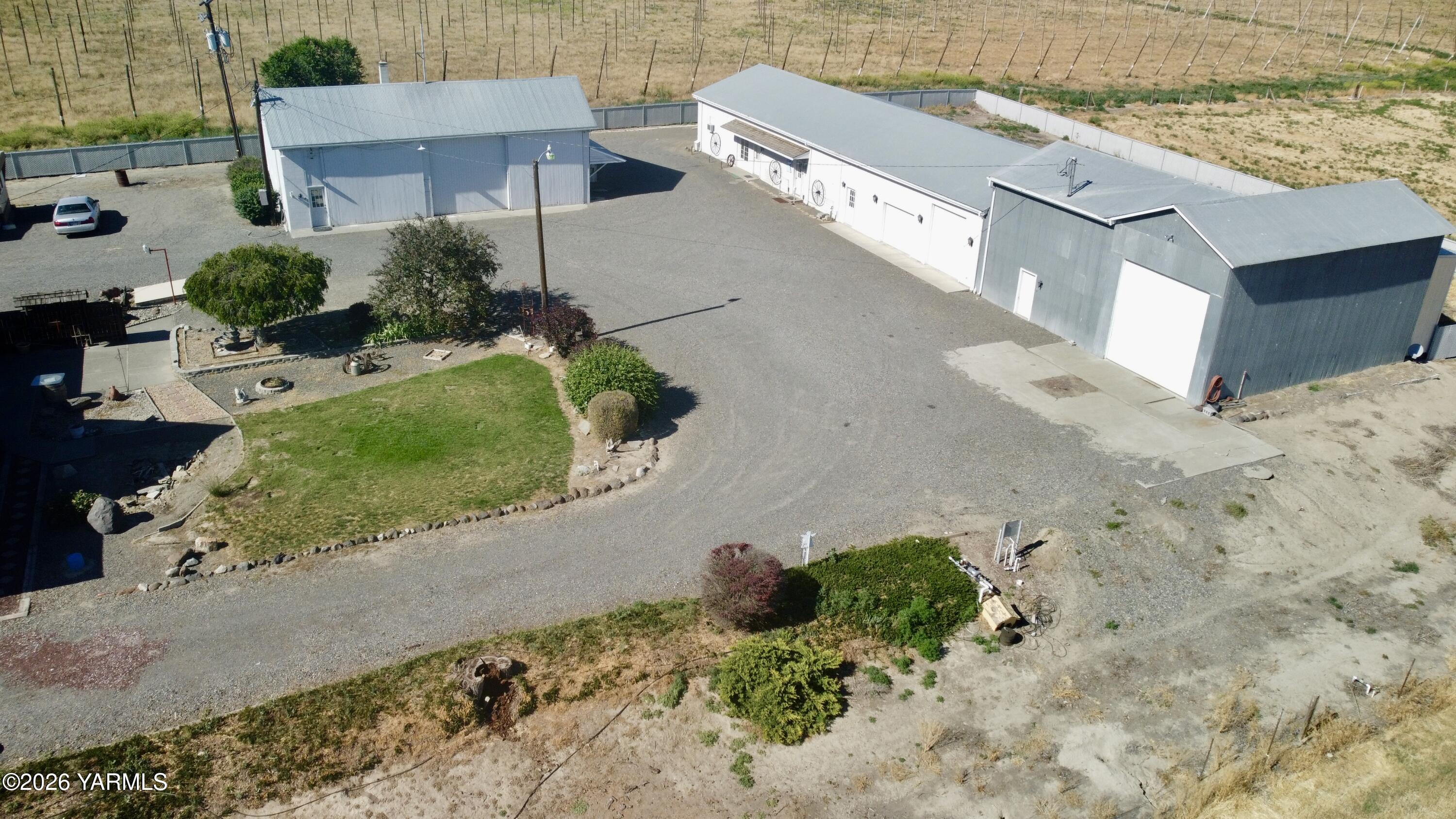 481 Woodall Road Grandview, WA 98930 - Photo 4 of 27 Fly 3