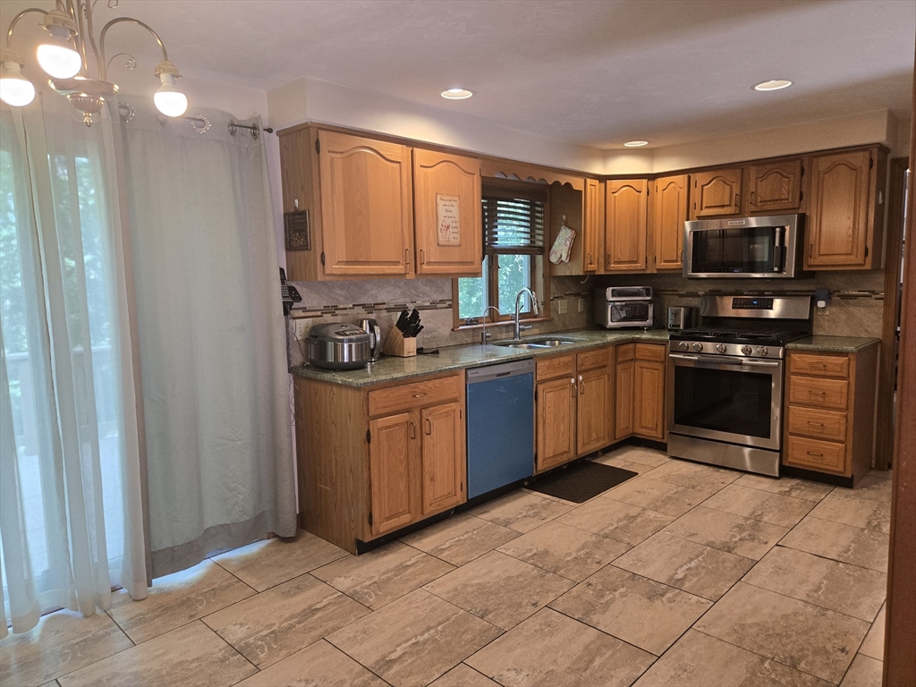 73 Sudbury Road Ashland, MA 01721 - Photo 36 of 39