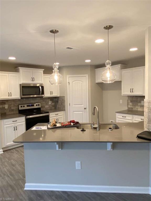 3815 Copperfield Court High Point, NC 27265 - Photo 4 of 23