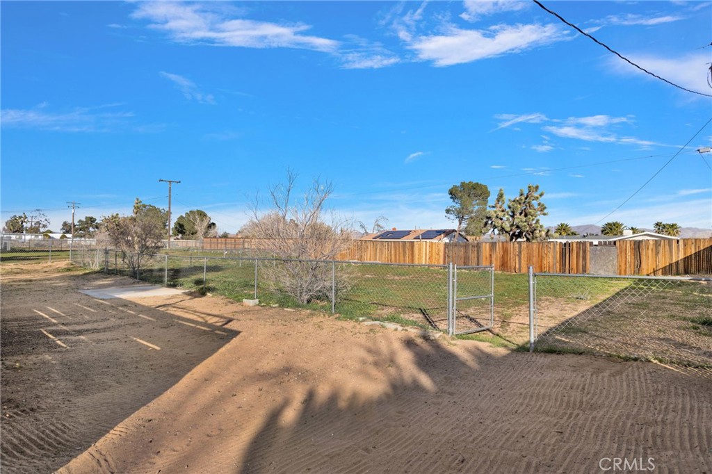 12655 Pocono Road Apple Valley, CA 92308 - Photo 35 of 52