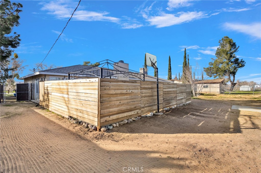 12655 Pocono Road Apple Valley, CA 92308 - Photo 36 of 52