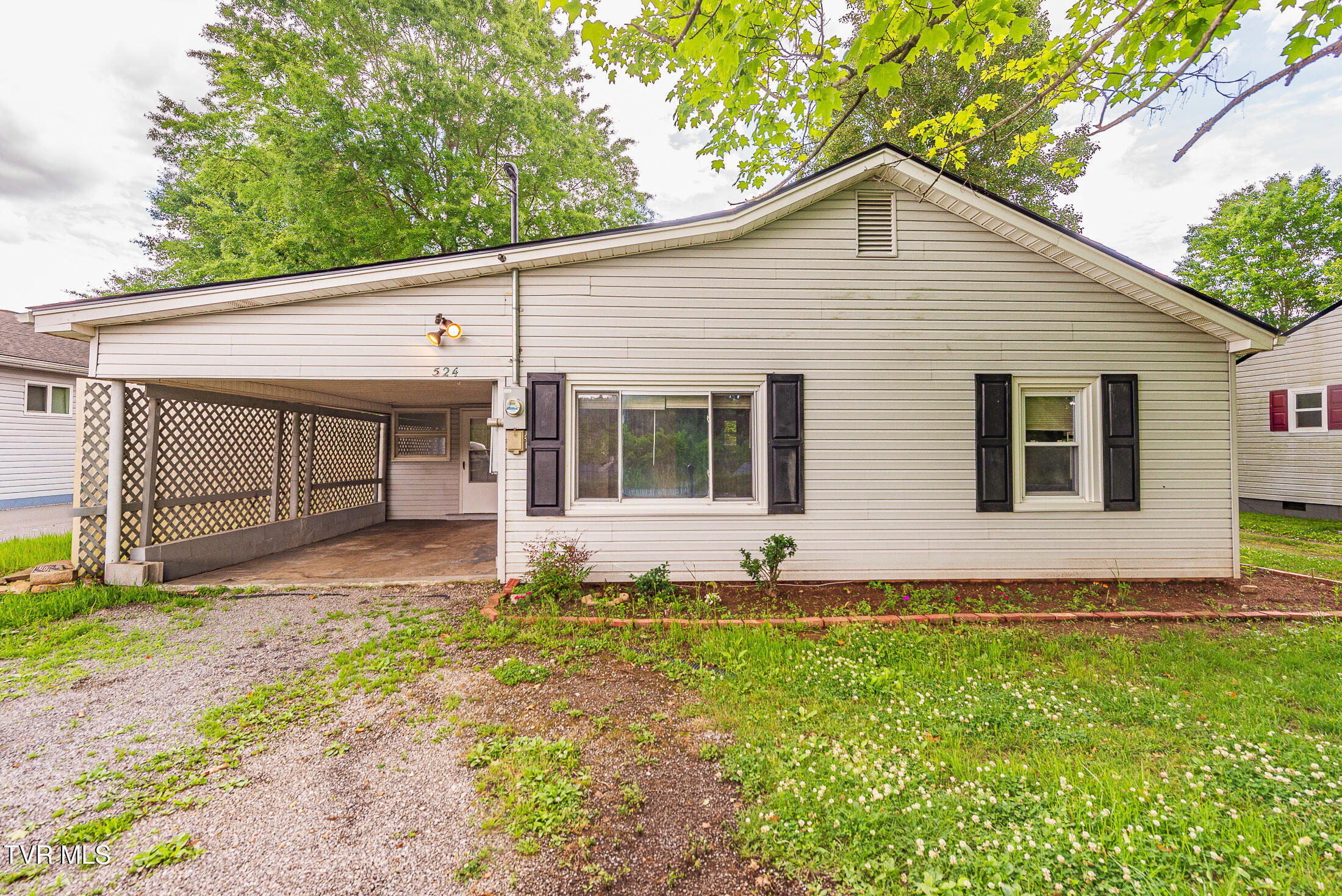524 Old Beason Well Road Kingsport, TN 37660 - Photo 1 of 22 DSC_0321-Edit