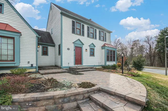 $594,000 | 4635 Holleyside Court, Dumfries, VA 22025