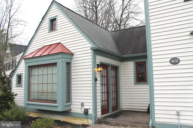 $594,000 | 4635 Holleyside Court, Dumfries, VA 22025