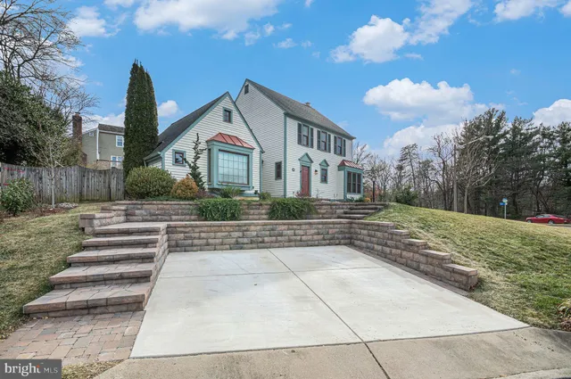 $594,000 | 4635 Holleyside Court, Dumfries, VA 22025