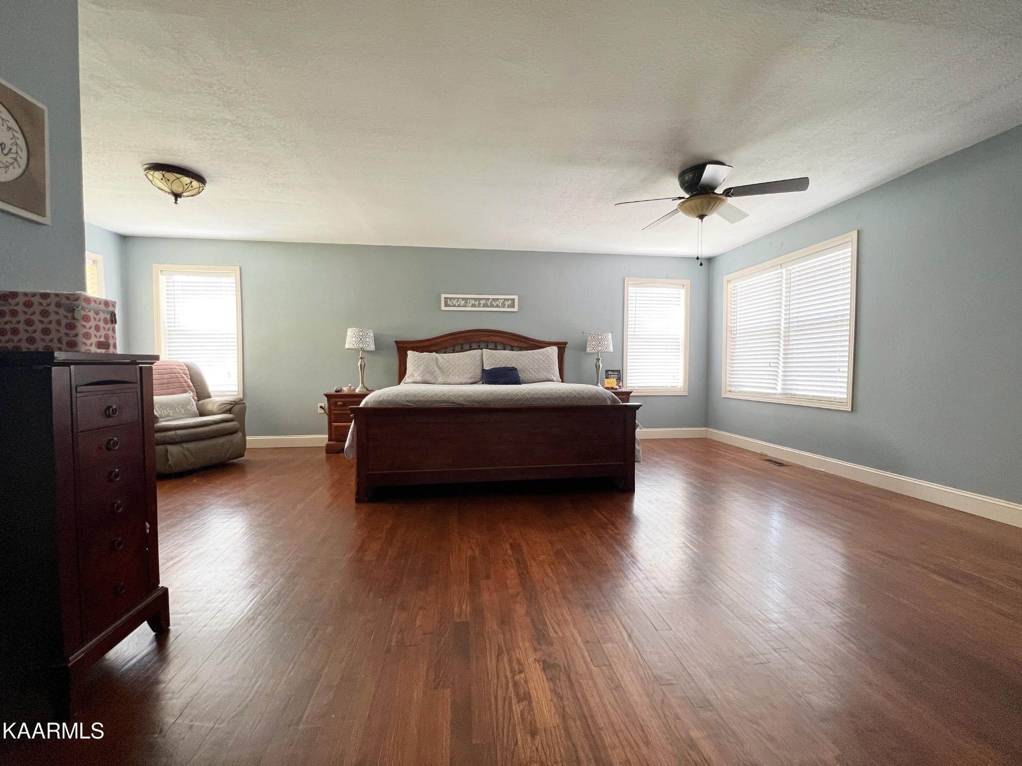 502 Claiborne Road La Follette, TN 37766 - Photo 24 of 28 a living room with a bed furniture and a window