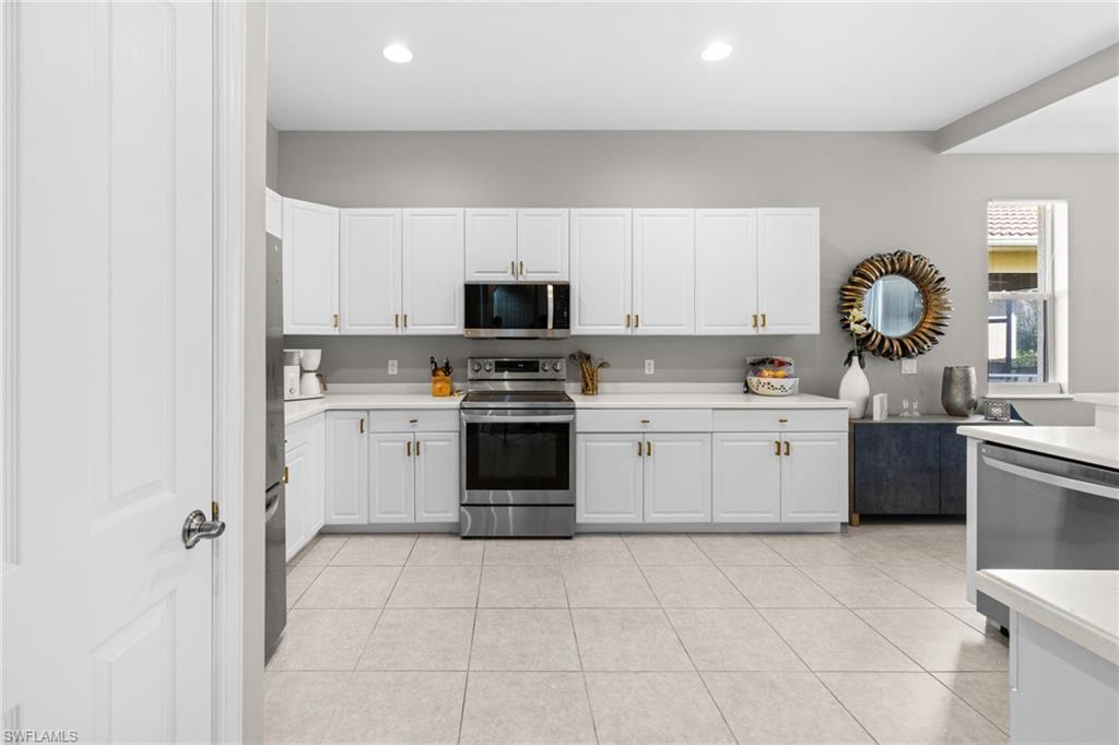 4208 Hampton Lane Naples, FL 34119 - Photo 13 of 48