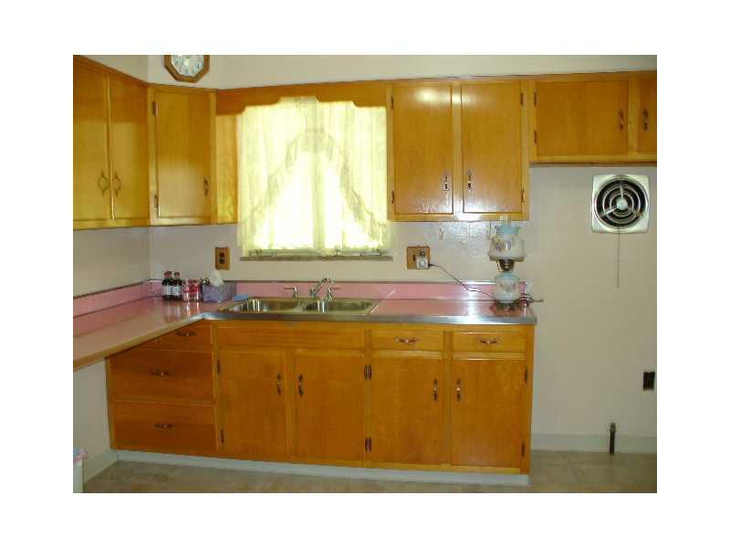 1012 Moon Run Road McKees Rocks, PA 15136 - Photo 2 of 20 Kitchen.