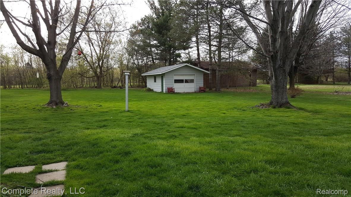6035 North Belsay Road Flint, MI 48506 - Photo 20 of 23 20160429_175744.jpg