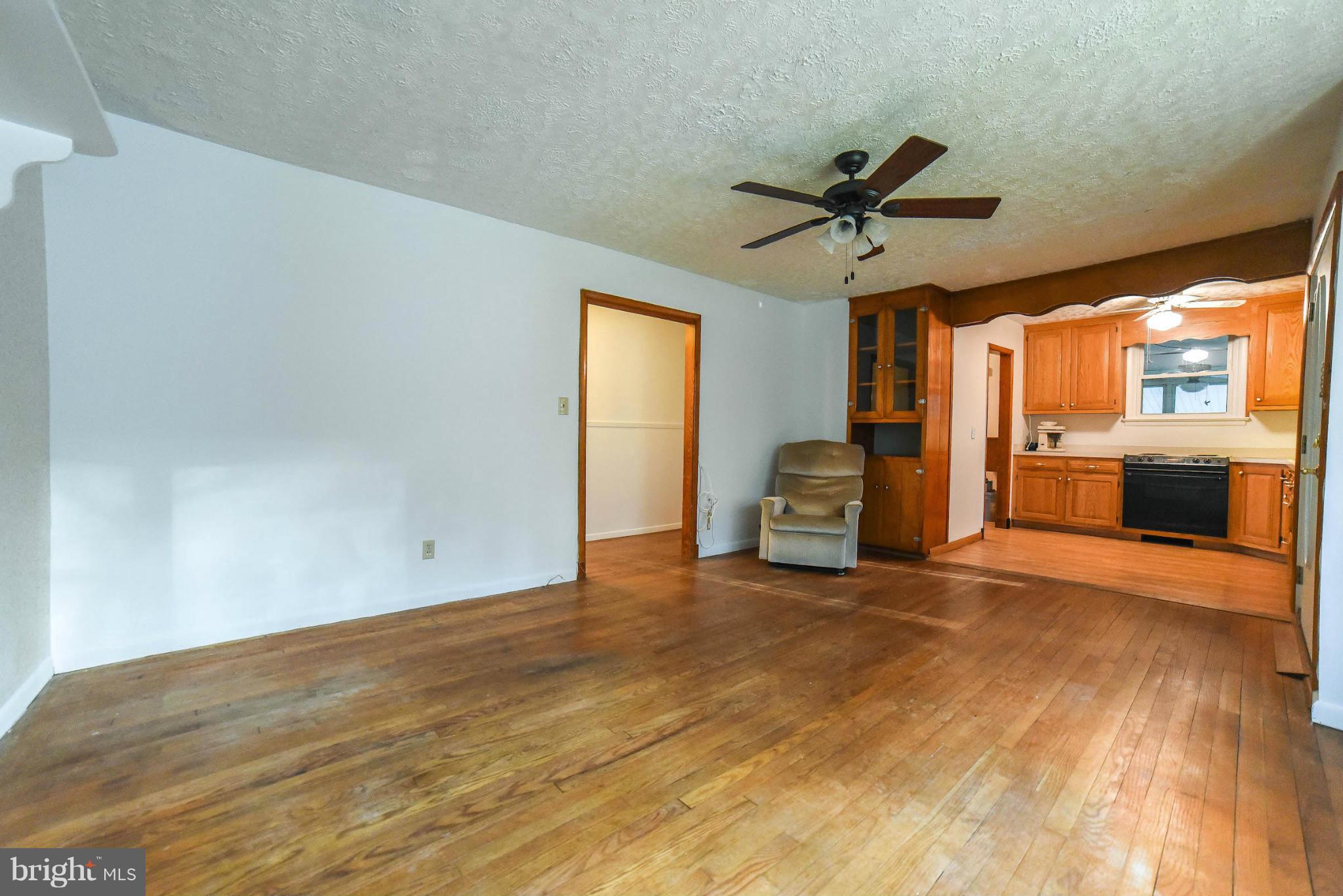 44240 Tall Timbers Road Tall Timbers, MD 20690 - Photo 4 of 25 Living Room