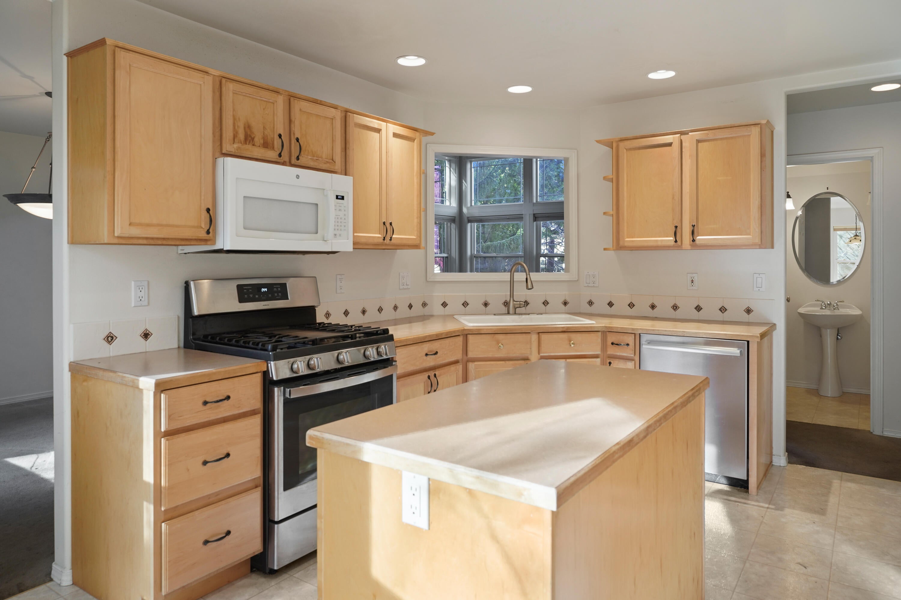 61274 Southwest Brookside Loop Bend, OR 97702 - Photo 12 of 36 DSC00964