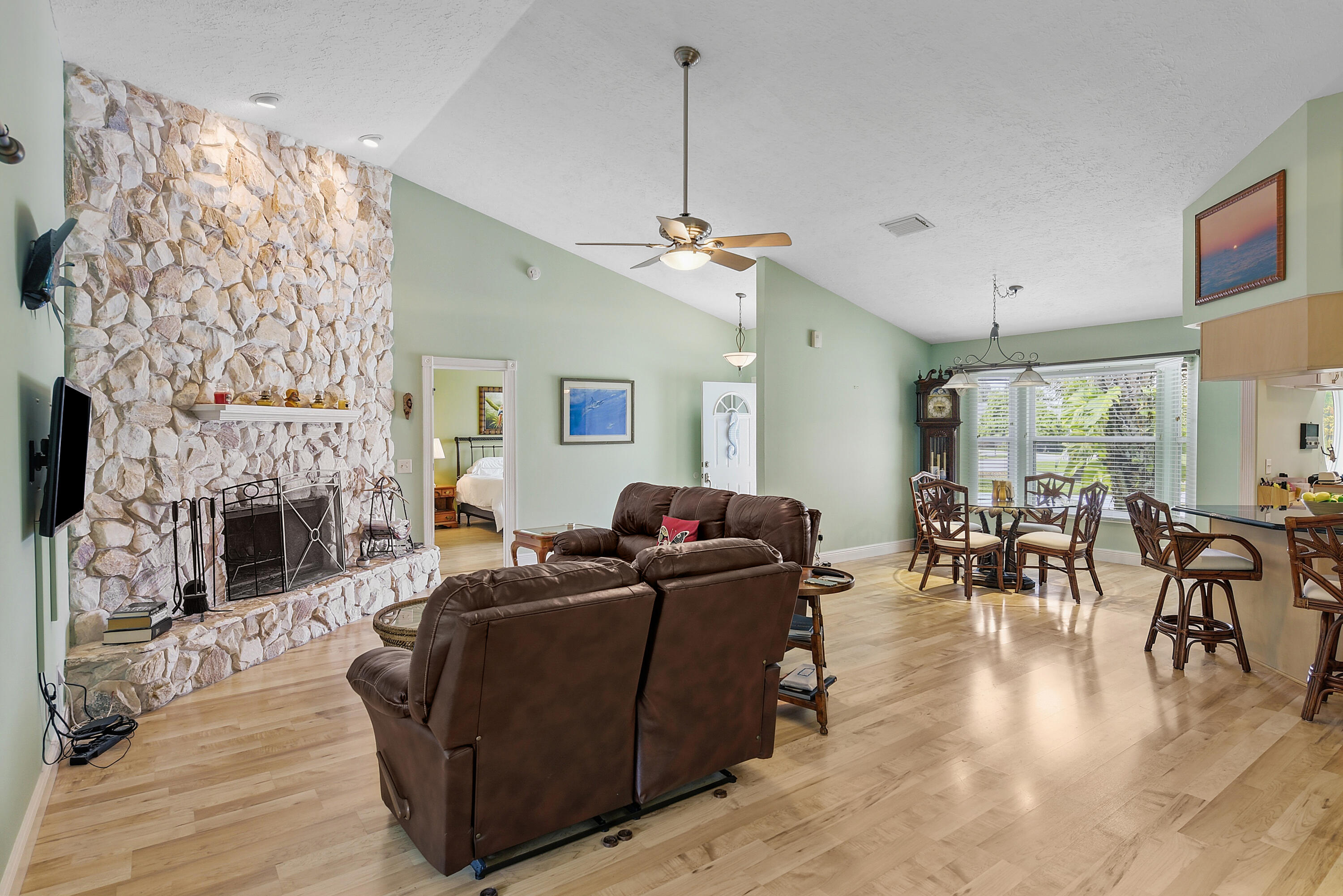 4240 Southeast Happy Lane Stuart, FL 34997 - Photo 7 of 39 Living / Dining