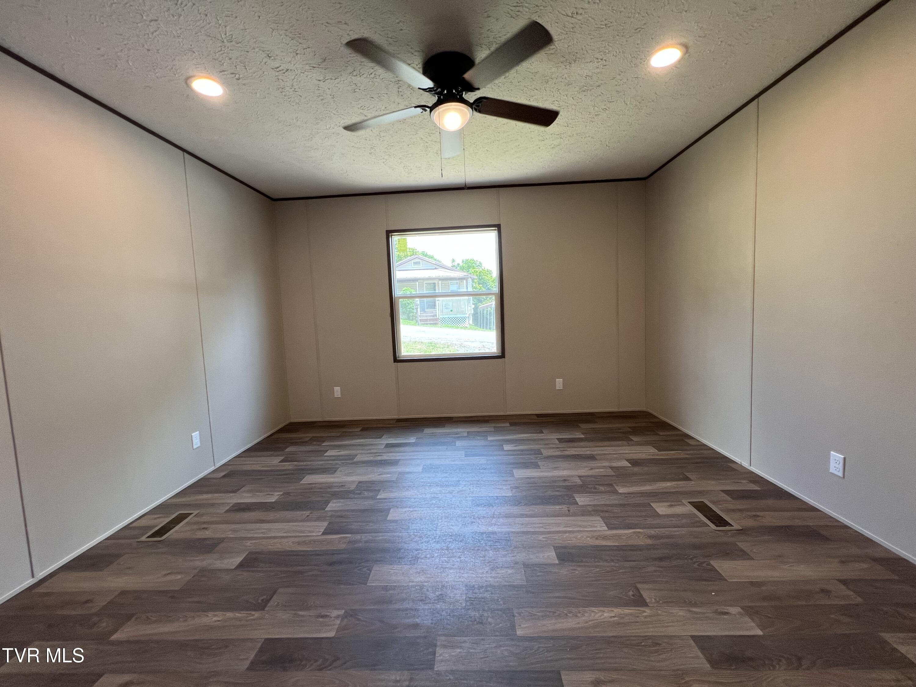1408 Jayne Road Kingsport, TN 37660 - Photo 27 of 64 IMG_5945