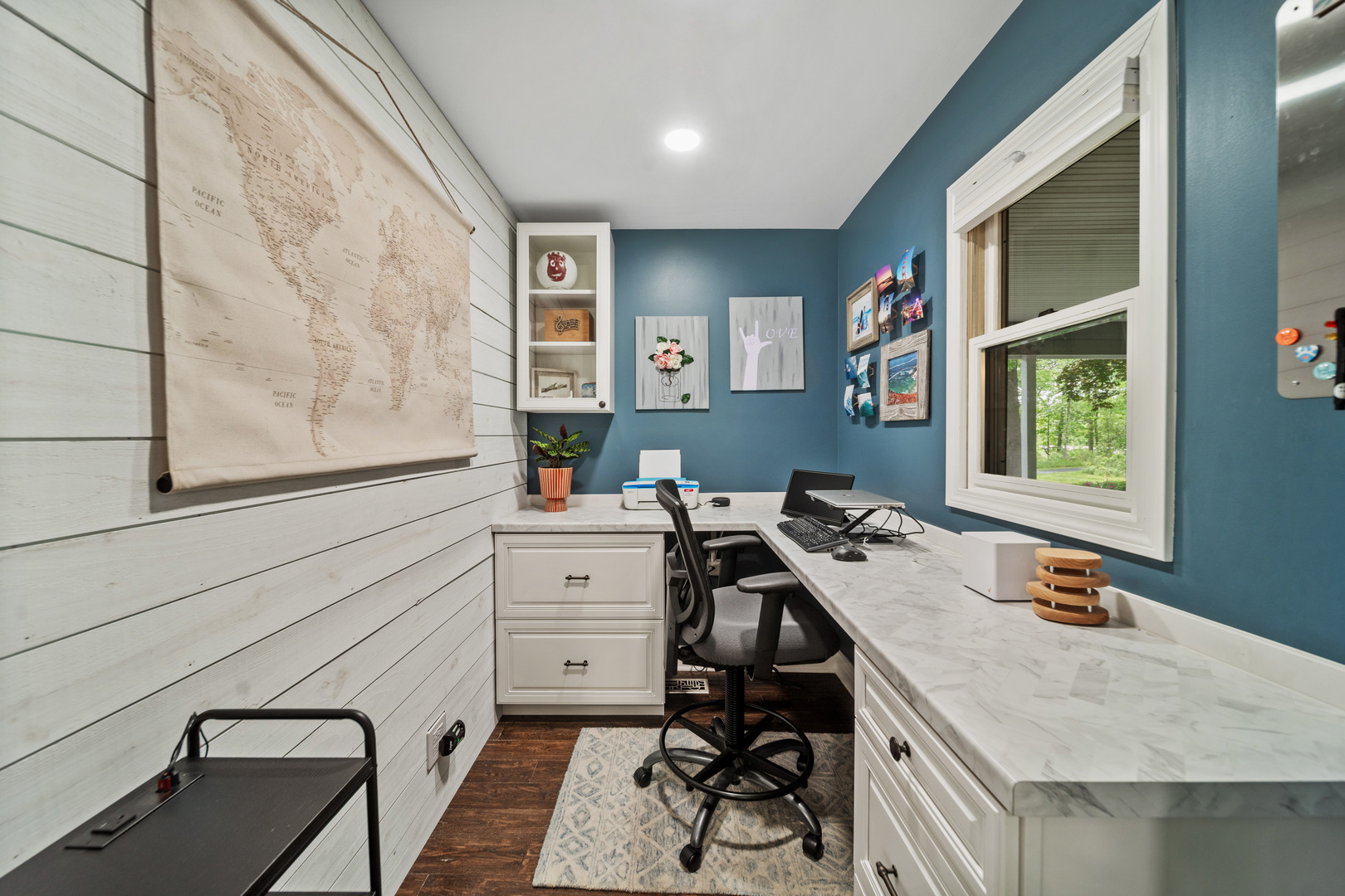 28W140 Mack Road Wheaton, IL 60189 - Photo 18 of 48 a workspace with furniture and window