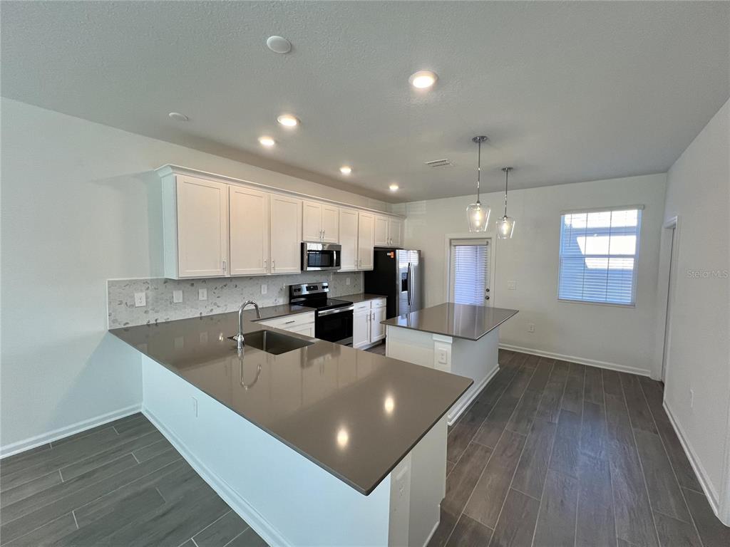 1678 Contentment Loop Kissimmee, FL 34744 - Photo 4 of 28