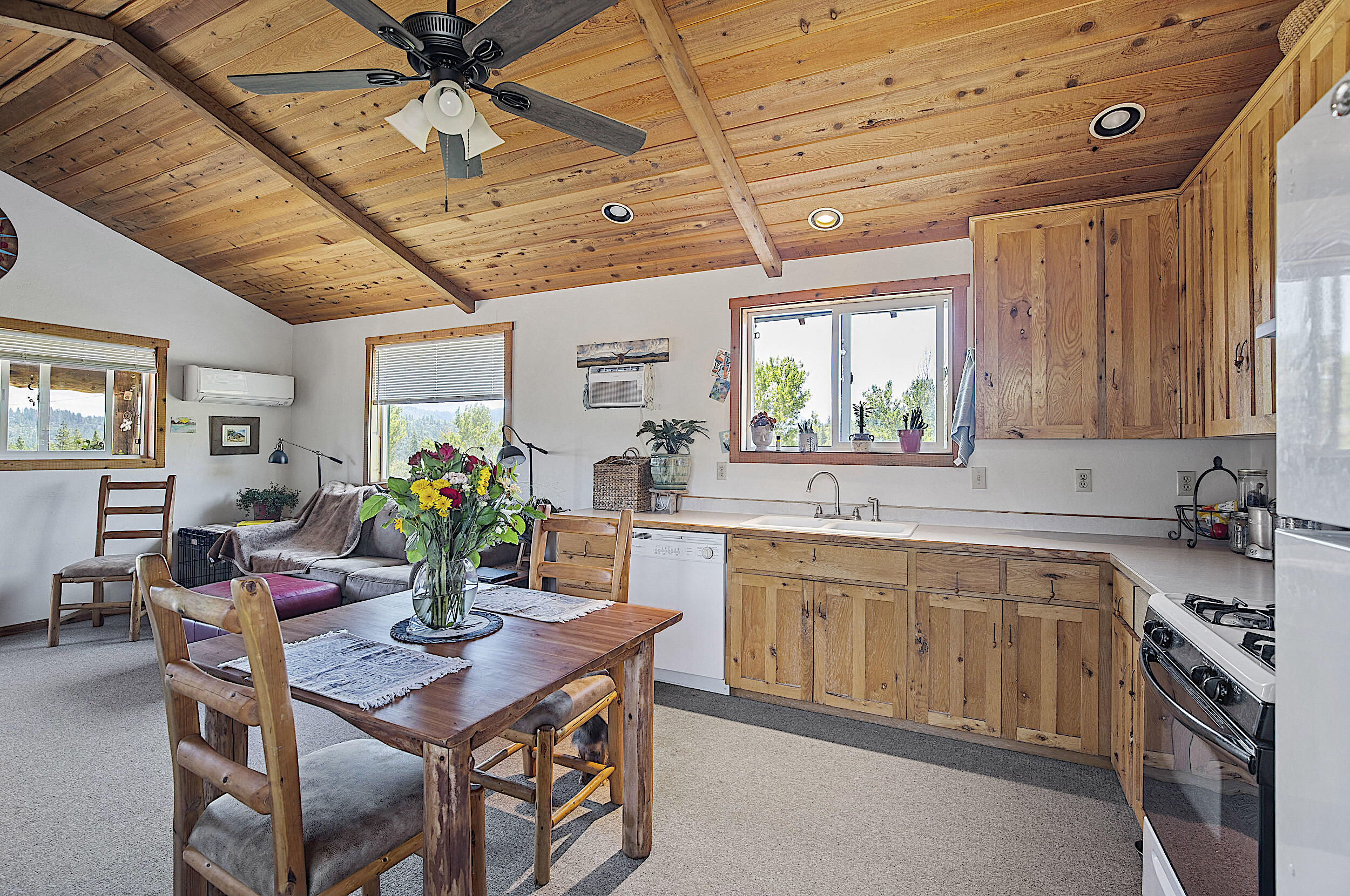 13615 Water Gap Road Williams, OR 97544 - Photo 38 of 75 Gallery Image 38