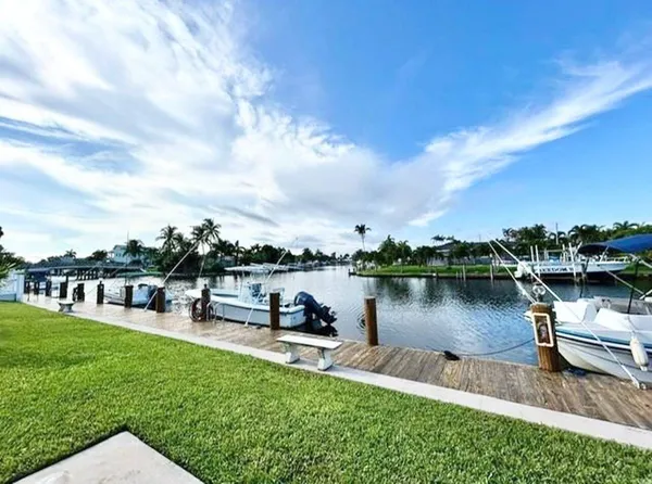 $2,000 | 1004 Pine Drive, Unit 204, Pompano Beach, FL 33060