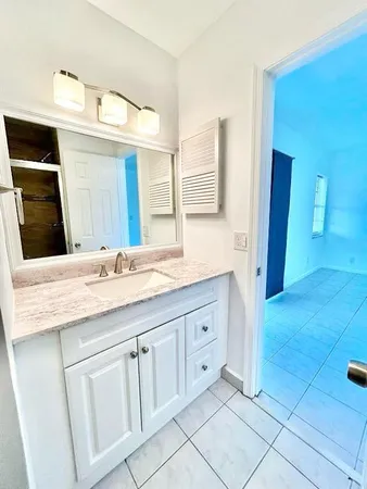 $2,000 | 1004 Pine Drive, Unit 204, Pompano Beach, FL 33060