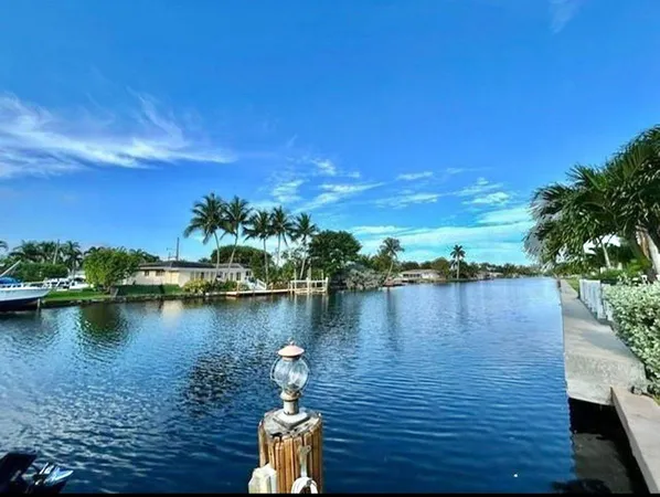 $2,000 | 1004 Pine Drive, Unit 204, Pompano Beach, FL 33060