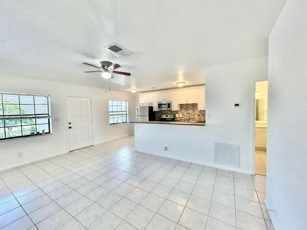 $2,000 | 1004 Pine Drive, Unit 204, Pompano Beach, FL 33060