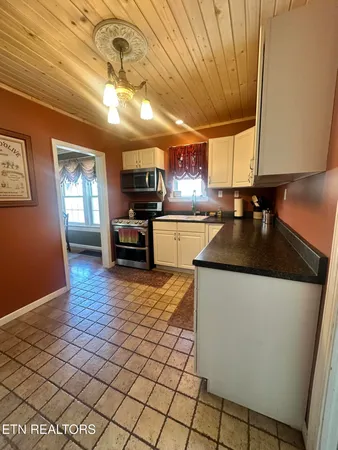 $345,000 | 1011 Georgia Avenue, Bristol, TN 37620