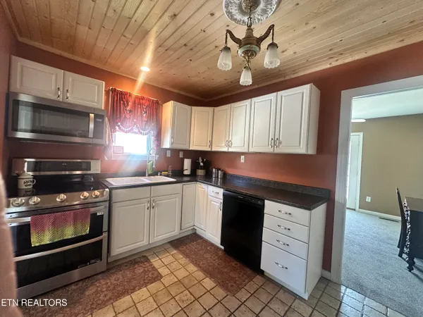 $345,000 | 1011 Georgia Avenue, Bristol, TN 37620