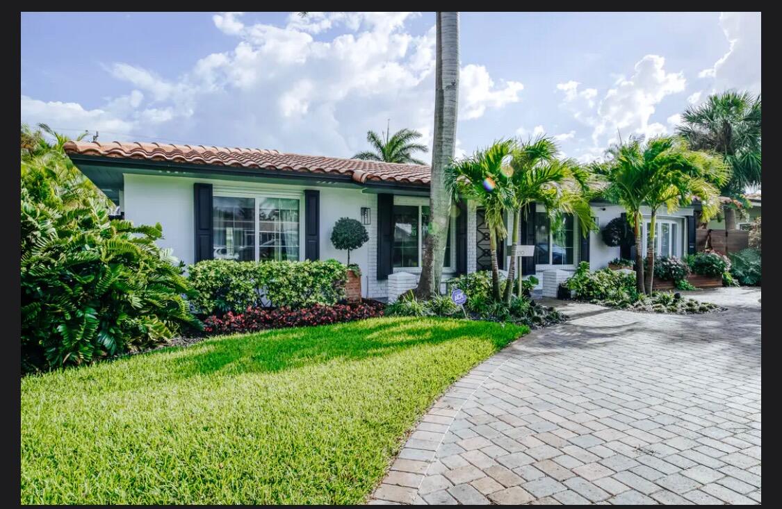 2630 Northeast 51st Court Lighthouse Point, FL 33064 - Photo 9 of 18 2630 NE 51st Ct. Front of House