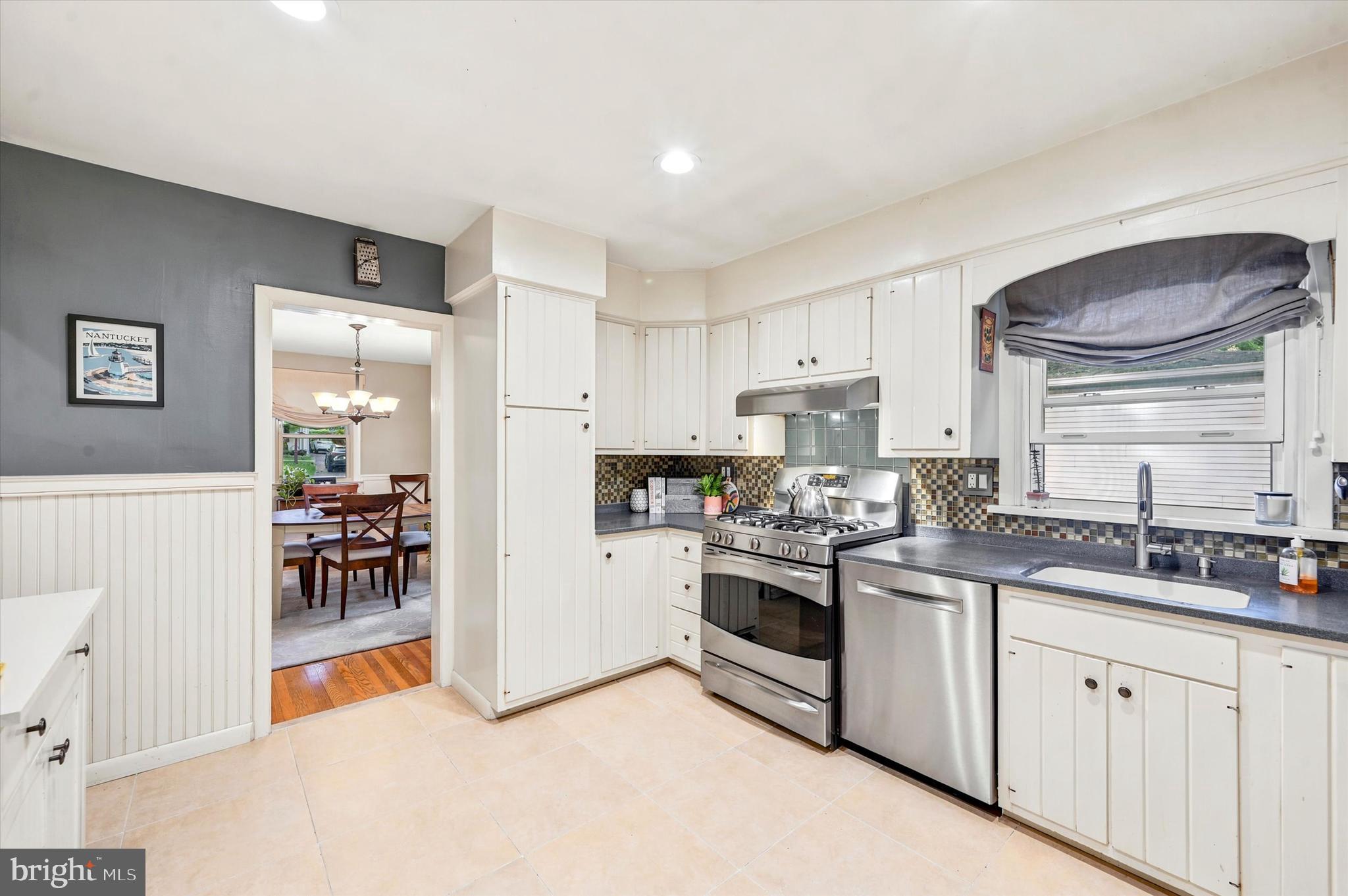 149 Ellis Road Havertown, PA 19083 - Photo 11 of 25 Kitchen