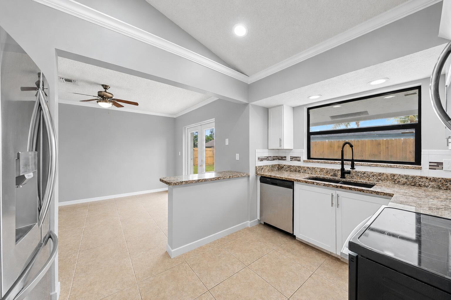 3962 Winfield Road Boynton Beach, FL 33436 - Photo 9 of 22 Kitchen