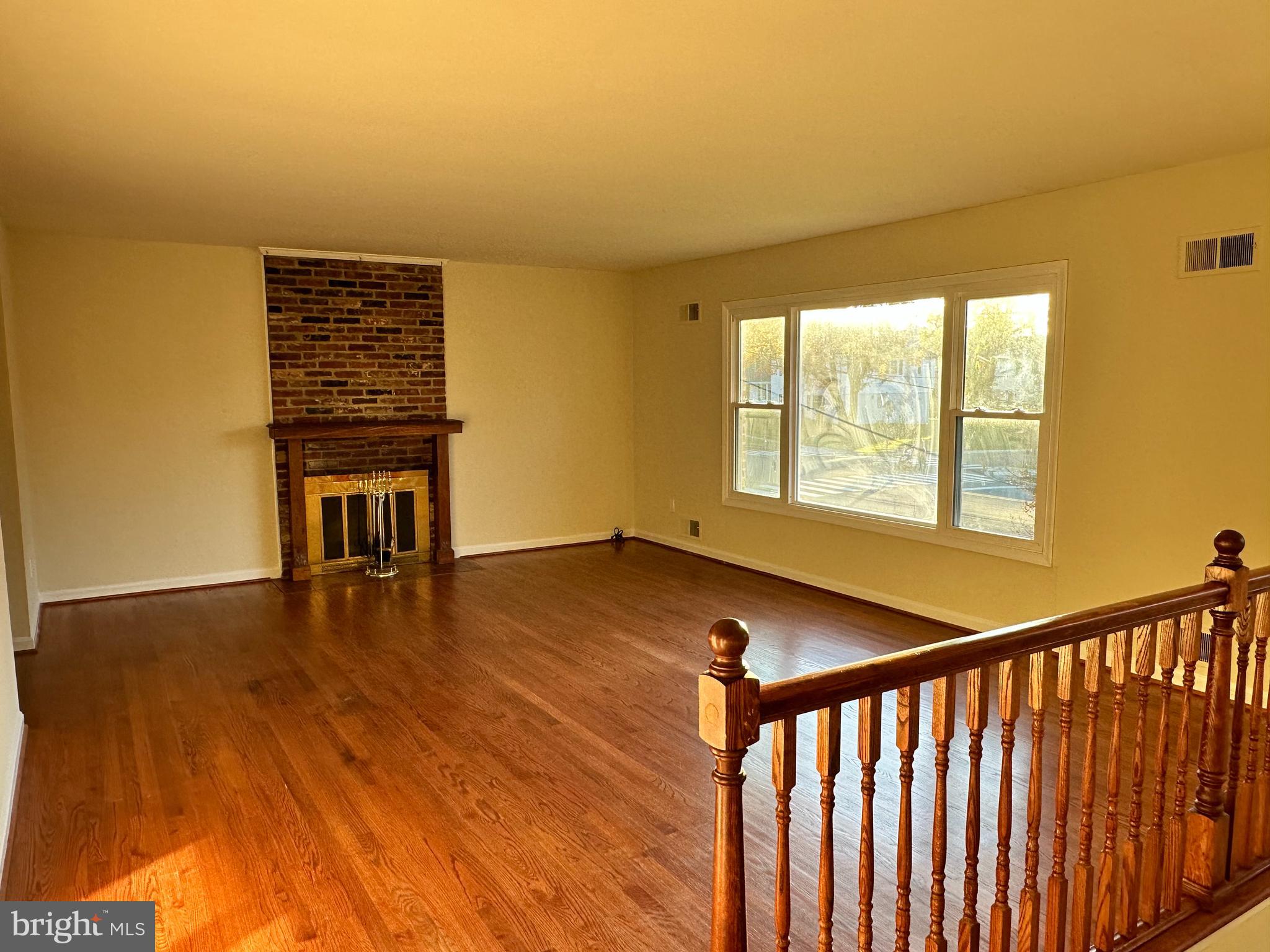 8722 Postoak Road Potomac, MD 20854 - Photo 11 of 33 Living room with Fireplace