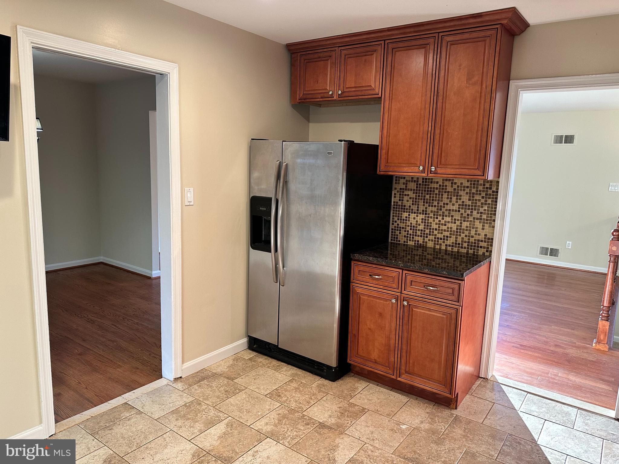 8722 Postoak Road Potomac, MD 20854 - Photo 18 of 33 Kitchen