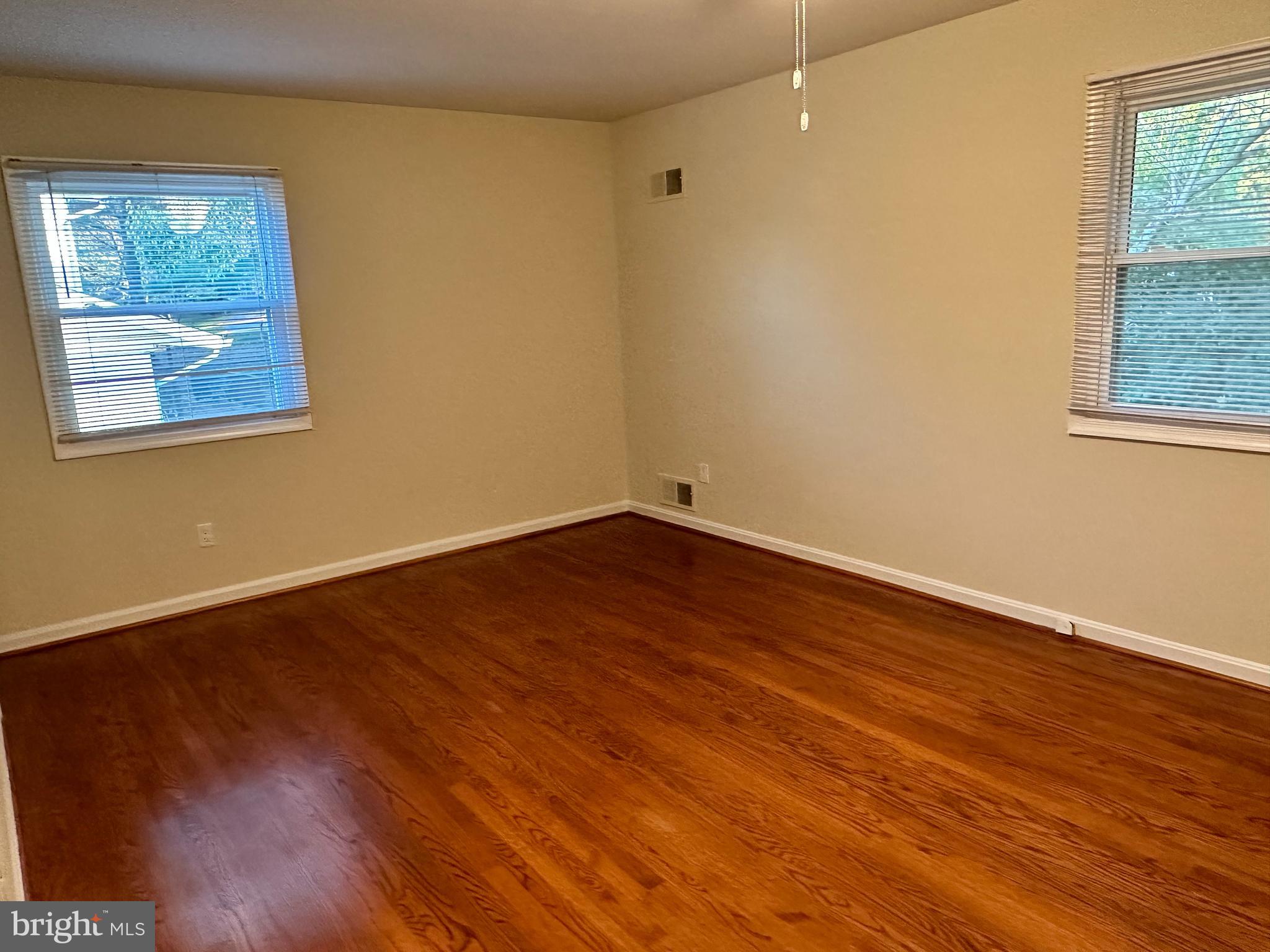 8722 Postoak Road Potomac, MD 20854 - Photo 22 of 33 Bedroom 2