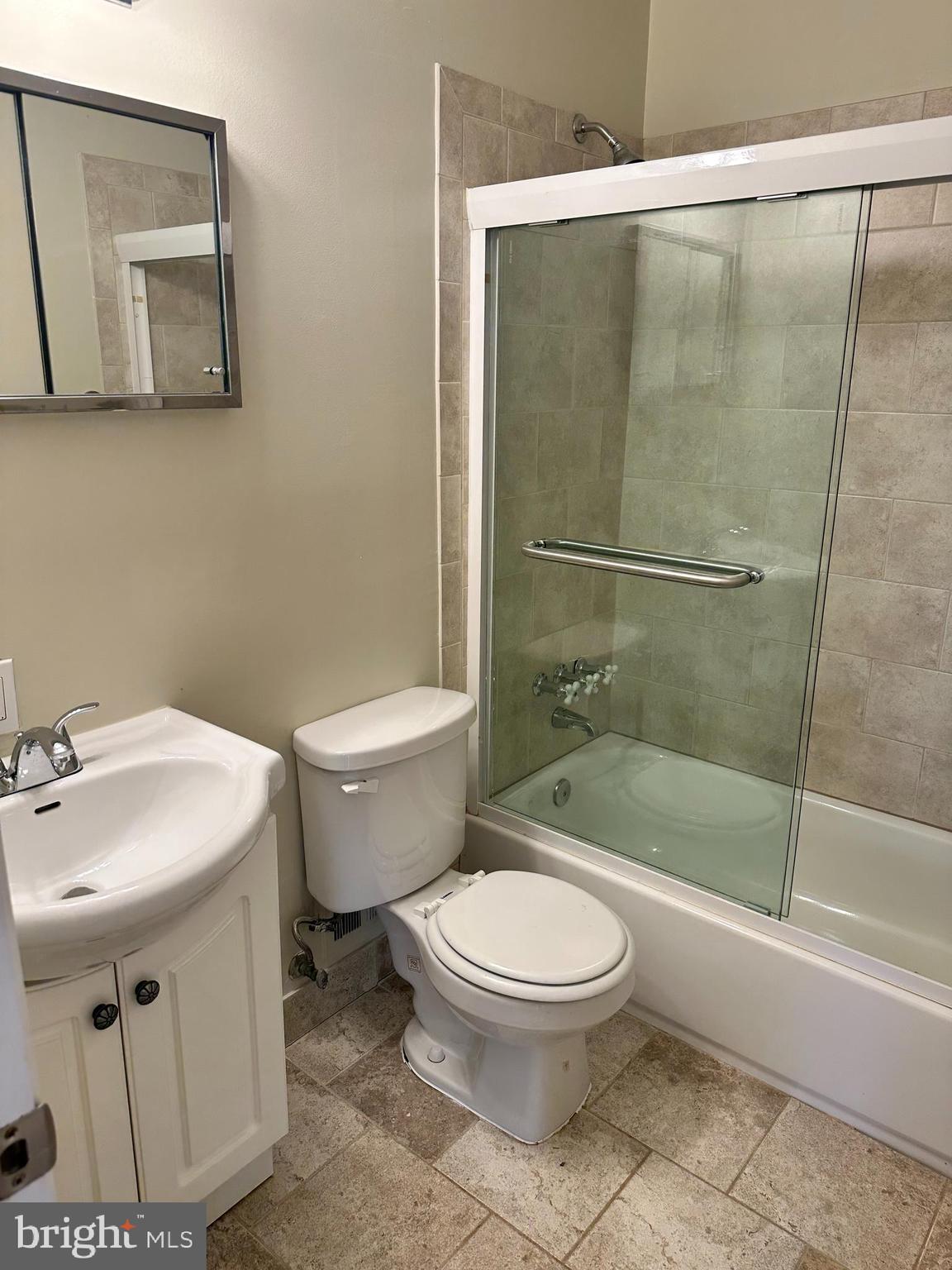 8722 Postoak Road Potomac, MD 20854 - Photo 27 of 33 Hall Bath 2