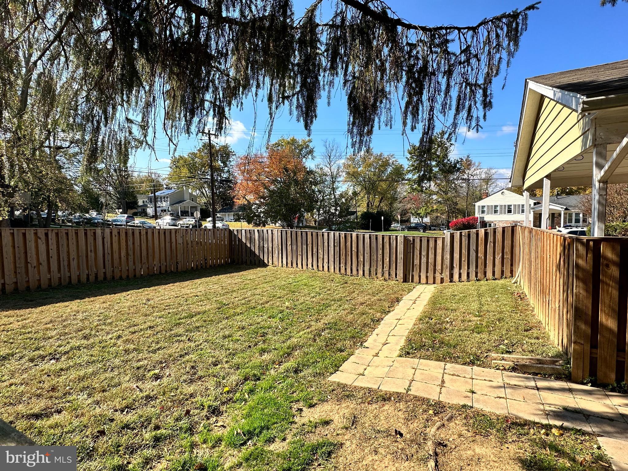 8722 Postoak Road Potomac, MD 20854 - Photo 4 of 33